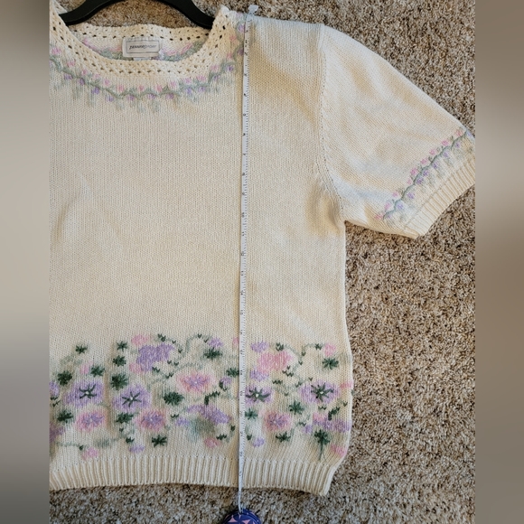 Floral Sweater Tee L - Picture 10 of 11